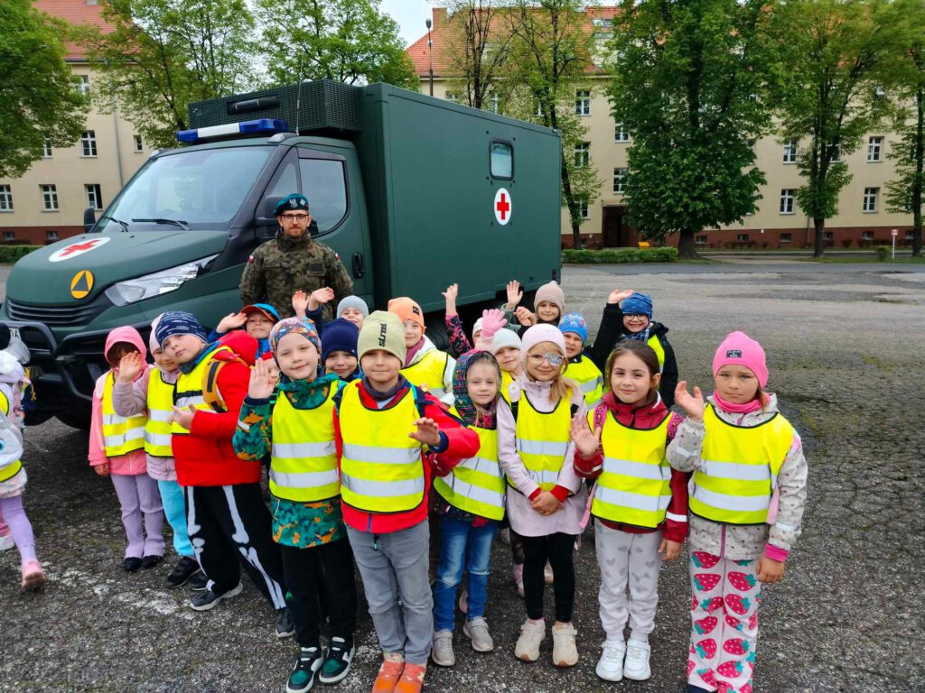 Wycieczka do jednostki wojskowej