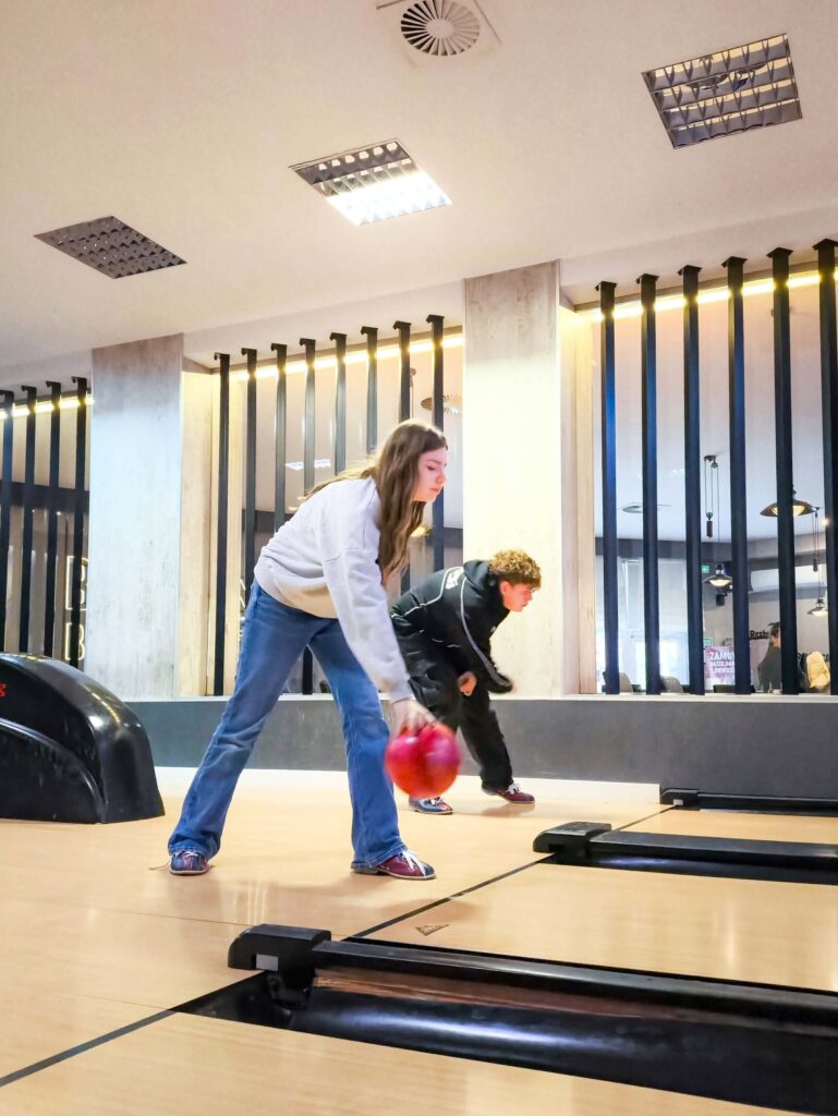 klasa 8 na lodowisku i kręgielni