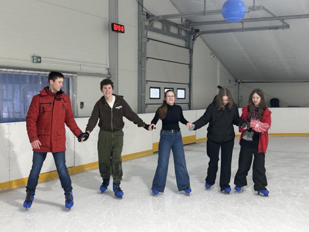 klasa 8 na lodowisku i kręgielni