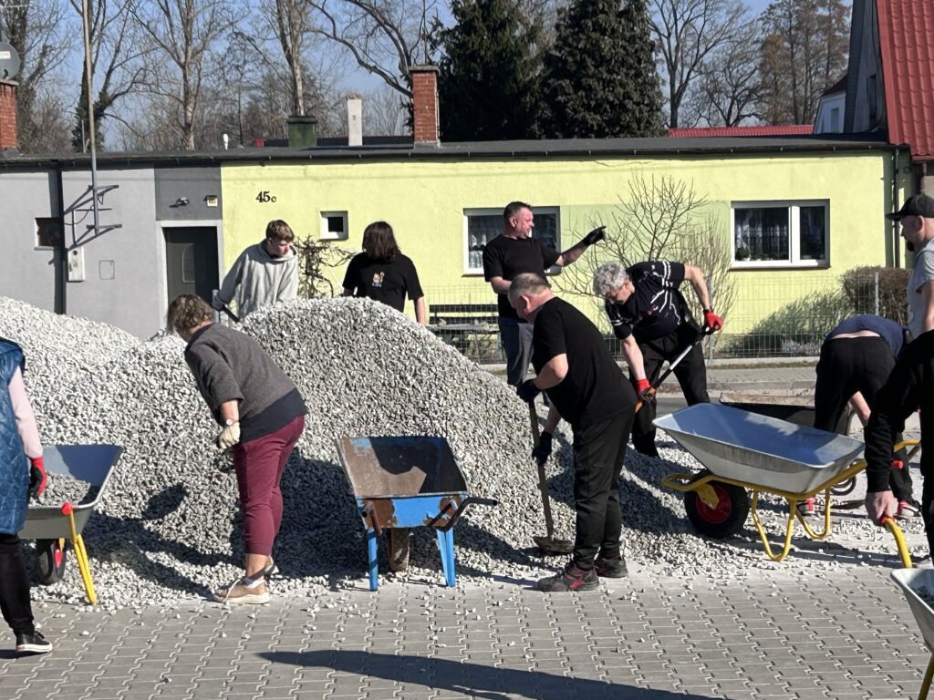 Czyn społecznym przy Centrum Usług Społecznych Roszarnia.