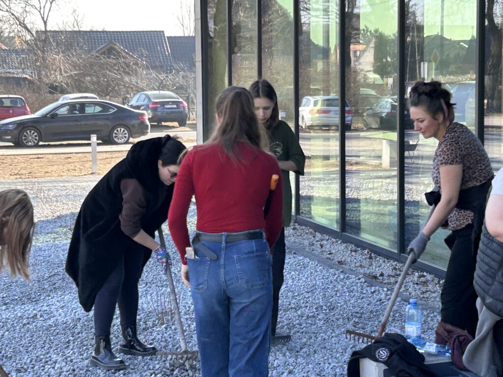 Czyn społecznym przy Centrum Usług Społecznych Roszarnia.