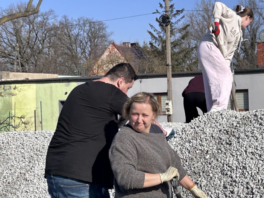 Czyn społecznym przy Centrum Usług Społecznych Roszarnia.