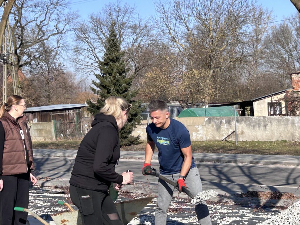 Czyn społecznym przy Centrum Usług Społecznych Roszarnia.