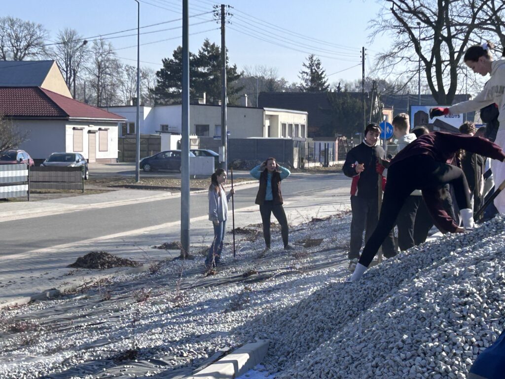 Czyn społecznym przy Centrum Usług Społecznych Roszarnia.