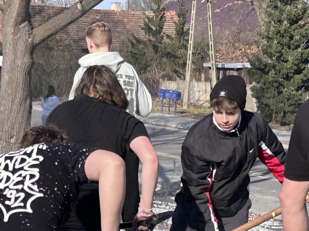 Czyn społecznym przy Centrum Usług Społecznych Roszarnia.