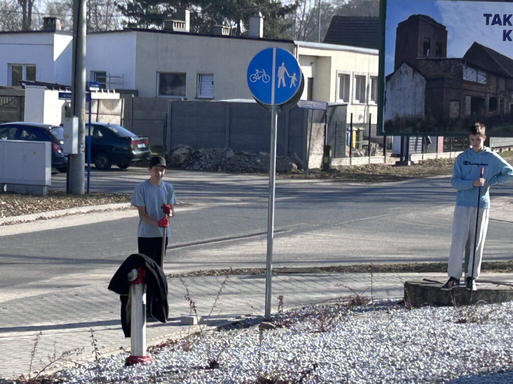 Czyn społecznym przy Centrum Usług Społecznych Roszarnia.