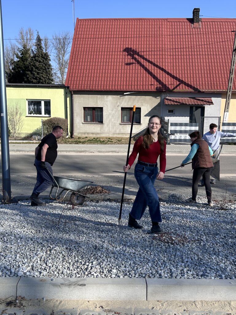 Czyn społecznym przy Centrum Usług Społecznych Roszarnia.