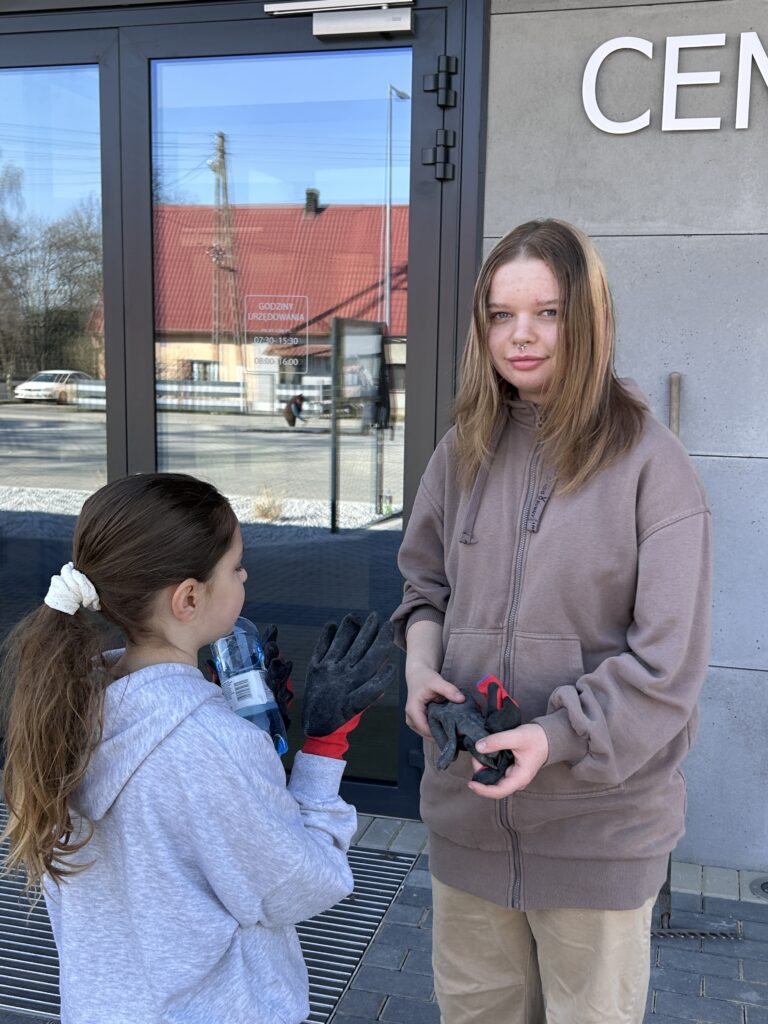 Czyn społecznym przy Centrum Usług Społecznych Roszarnia.