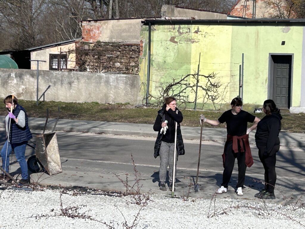Czyn społecznym przy Centrum Usług Społecznych Roszarnia.