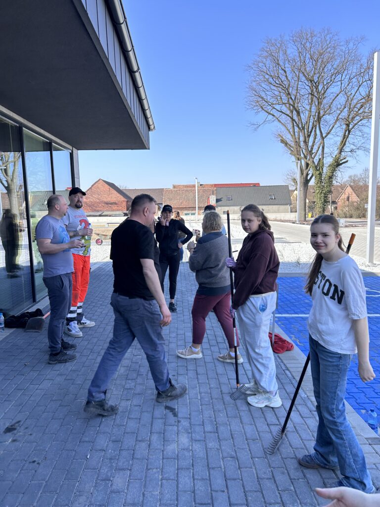 Czyn społecznym przy Centrum Usług Społecznych Roszarnia.