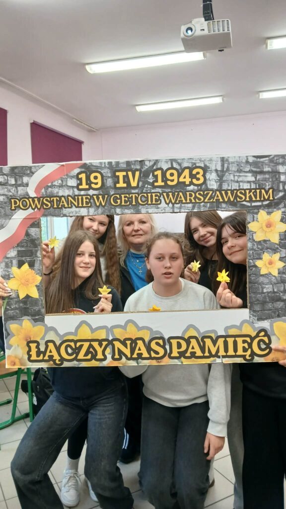 Żonkile #Łączynaspamięć