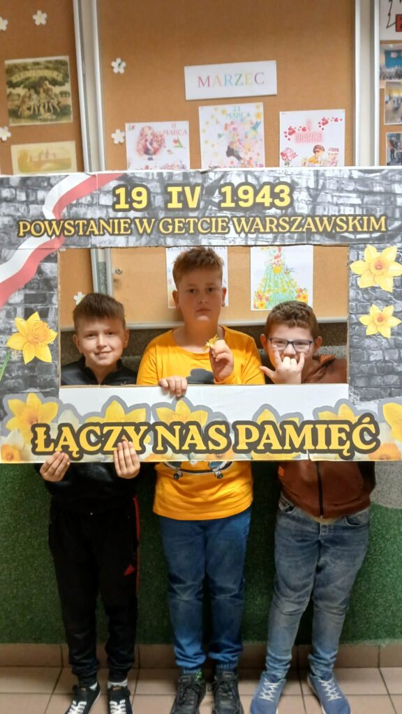 Żonkile #Łączynaspamięć