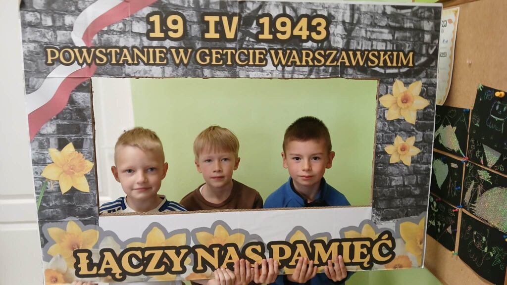 Żonkile #Łączynaspamięć