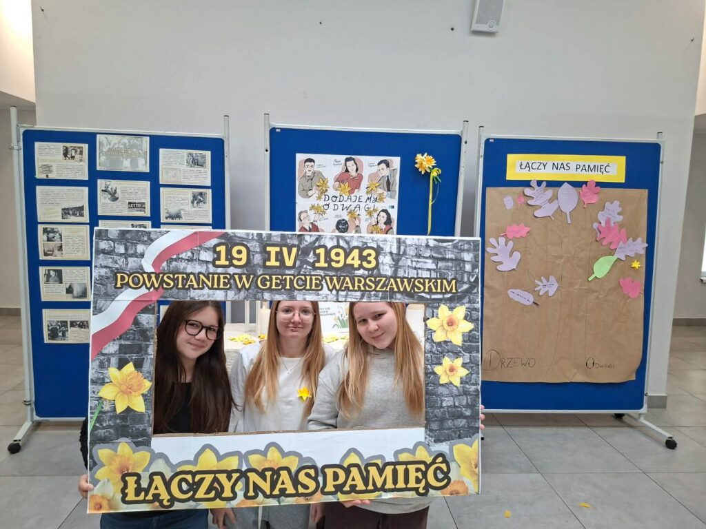 Żonkile #Łączynaspamięć