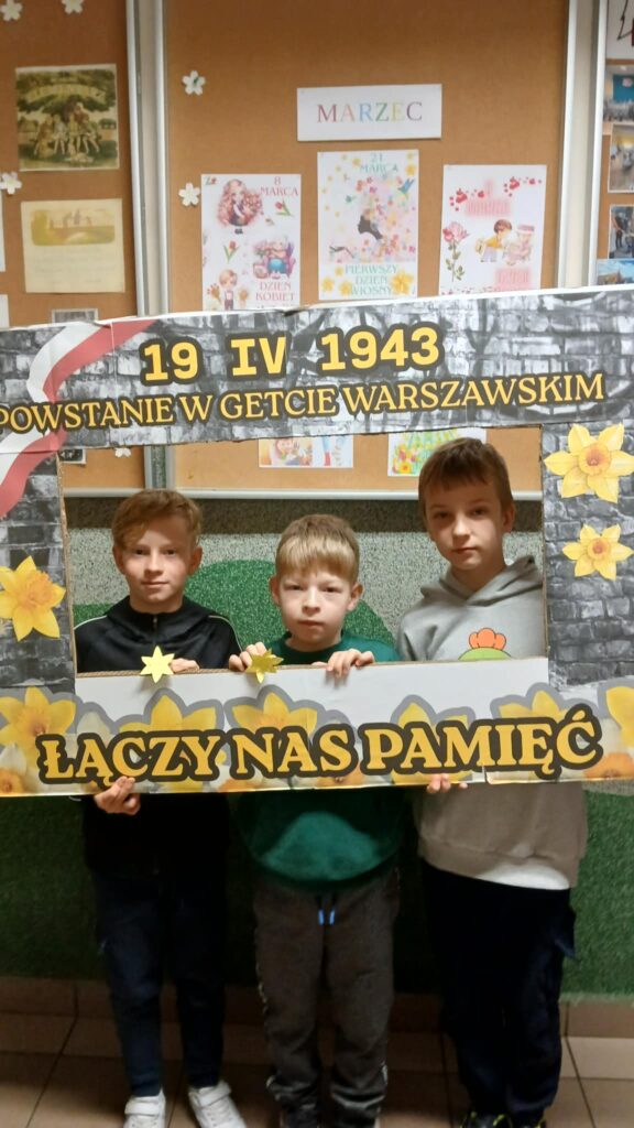 Żonkile #Łączynaspamięć